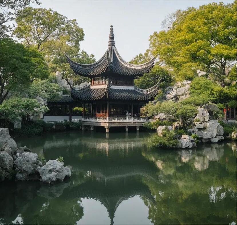 平江区凌珍餐饮有限公司